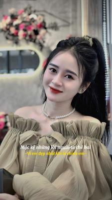 Em mặc kệ những lời 