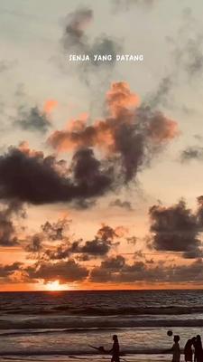 senja yang datang