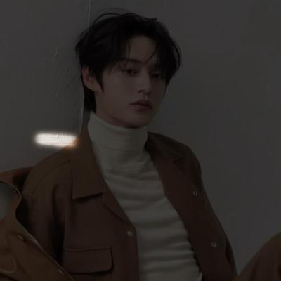 어두운밤 조명 하나 없이